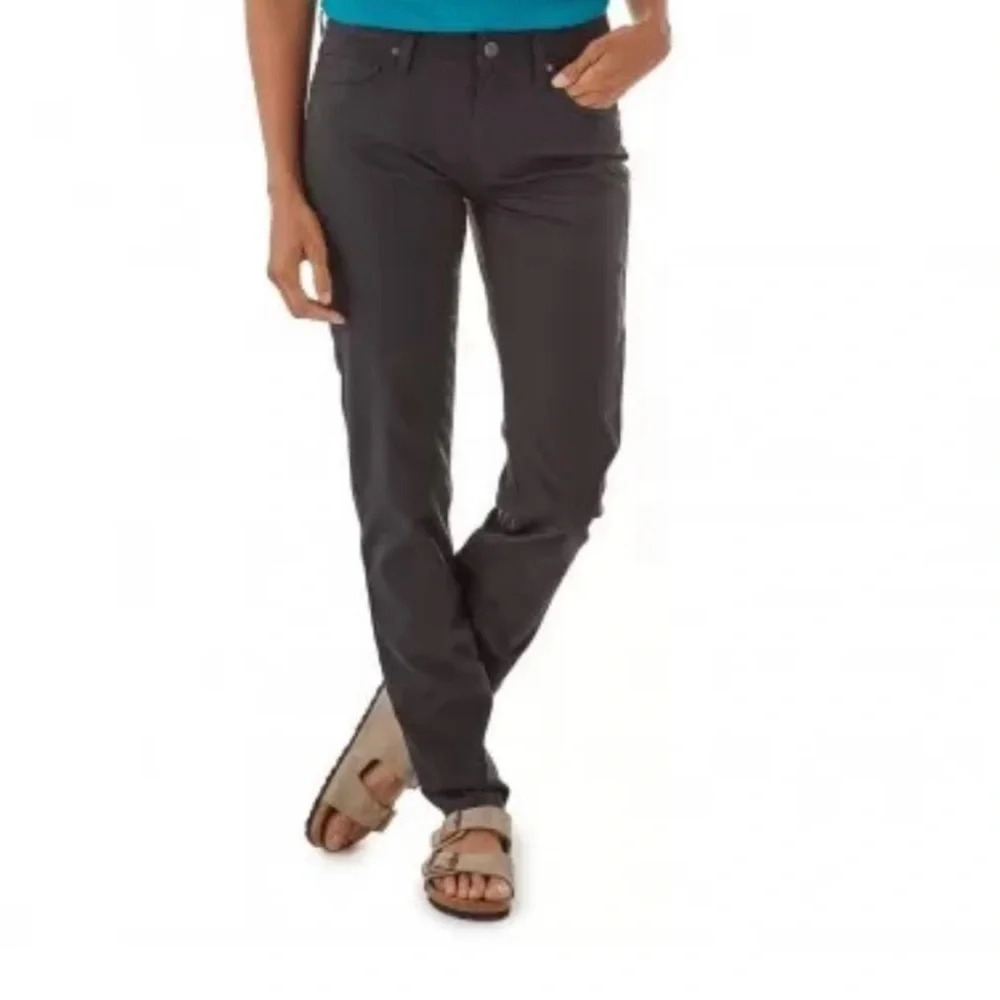 NWT Patagonia Pants Womens 10 Black Pinyon Pines Mid Rise Straight Slim Cotton